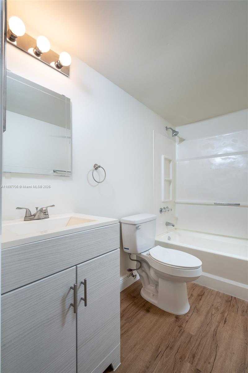 Small Image of 6065 NORTH WEST 186TH ST #306, Hialeah Number 19
