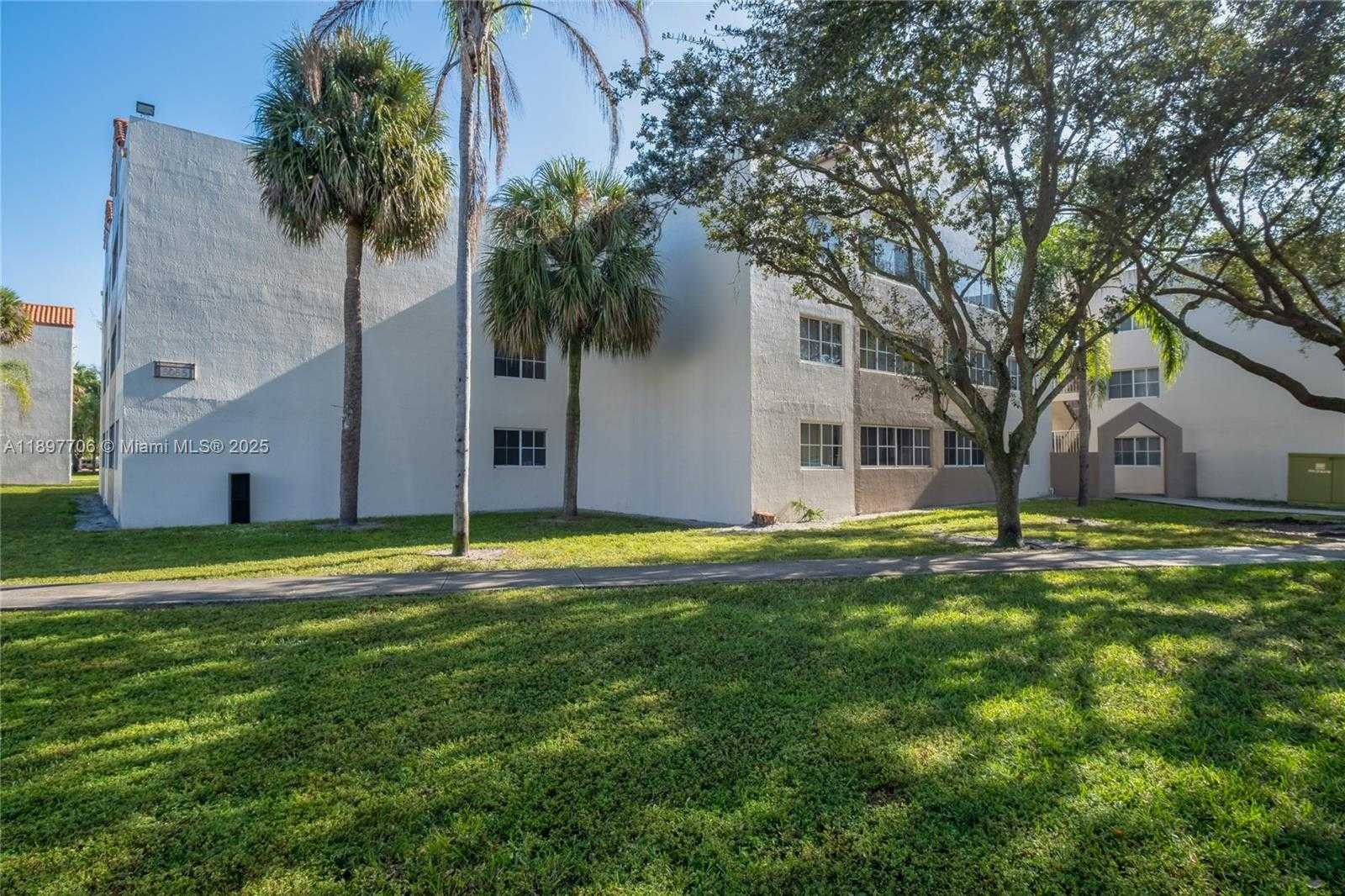 Small Image of 6065 NORTH WEST 186TH ST #306, Hialeah Number 6