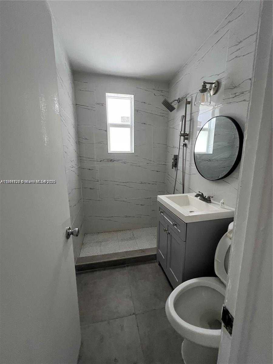 Small Image of 7920 HARDING AVE #1, Miami Beach Number 4