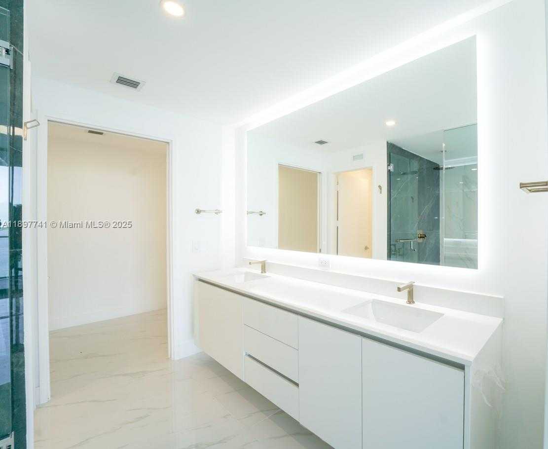 Imagen de Pequeño Objeto