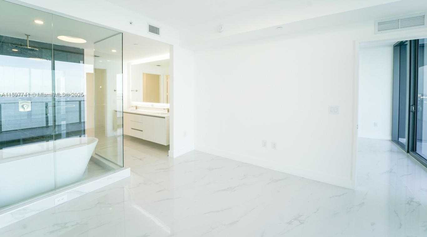 Imagen de Pequeño Objeto