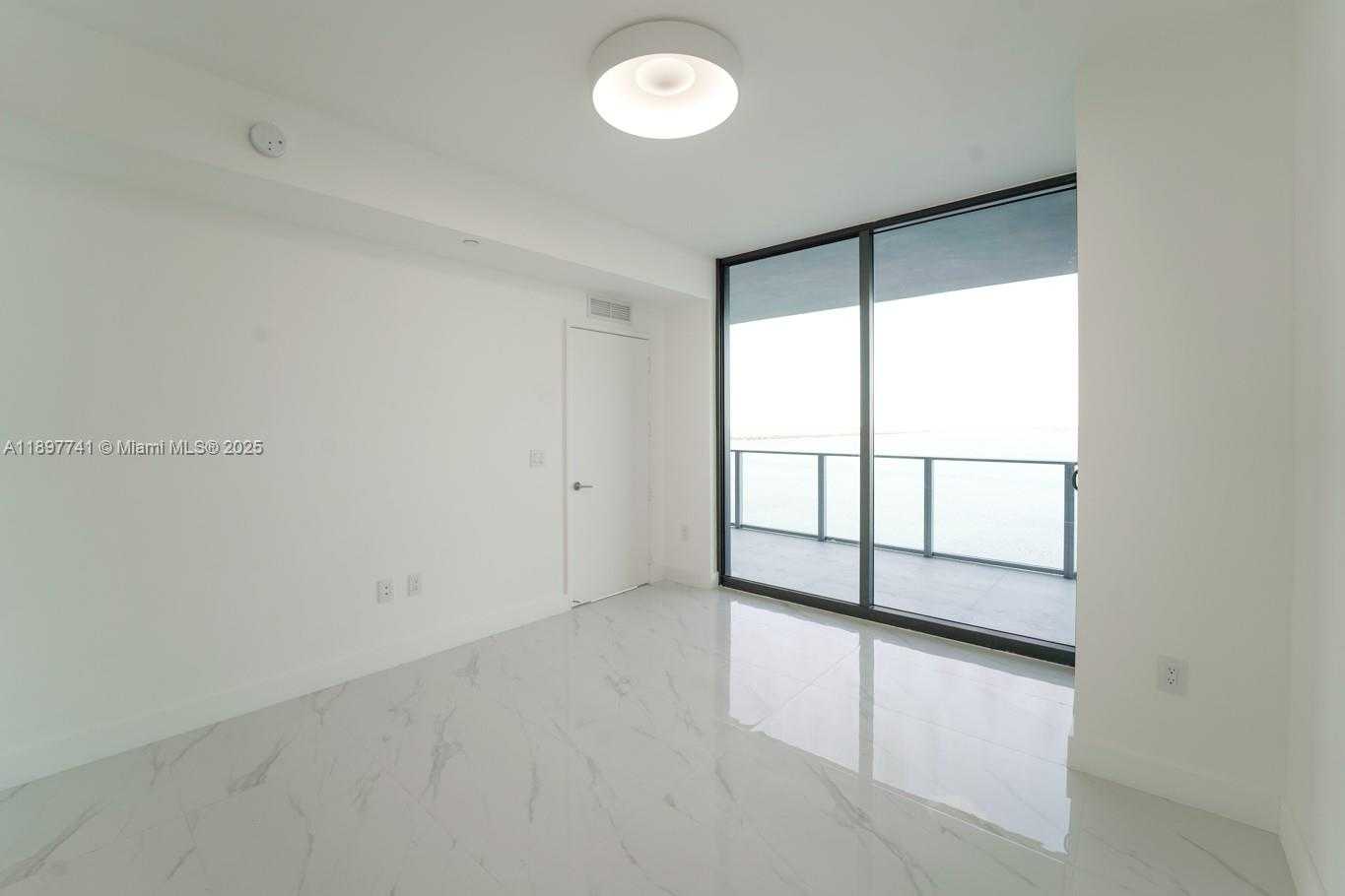 Imagen de Pequeño Objeto