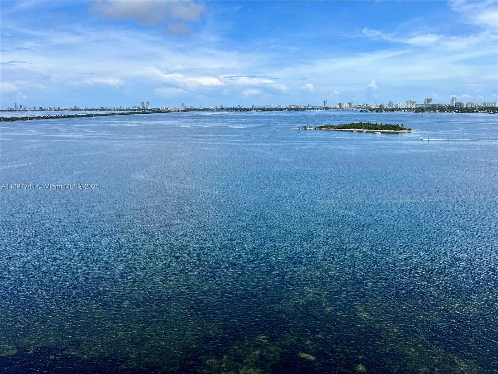 Imagen de Pequeño Objeto