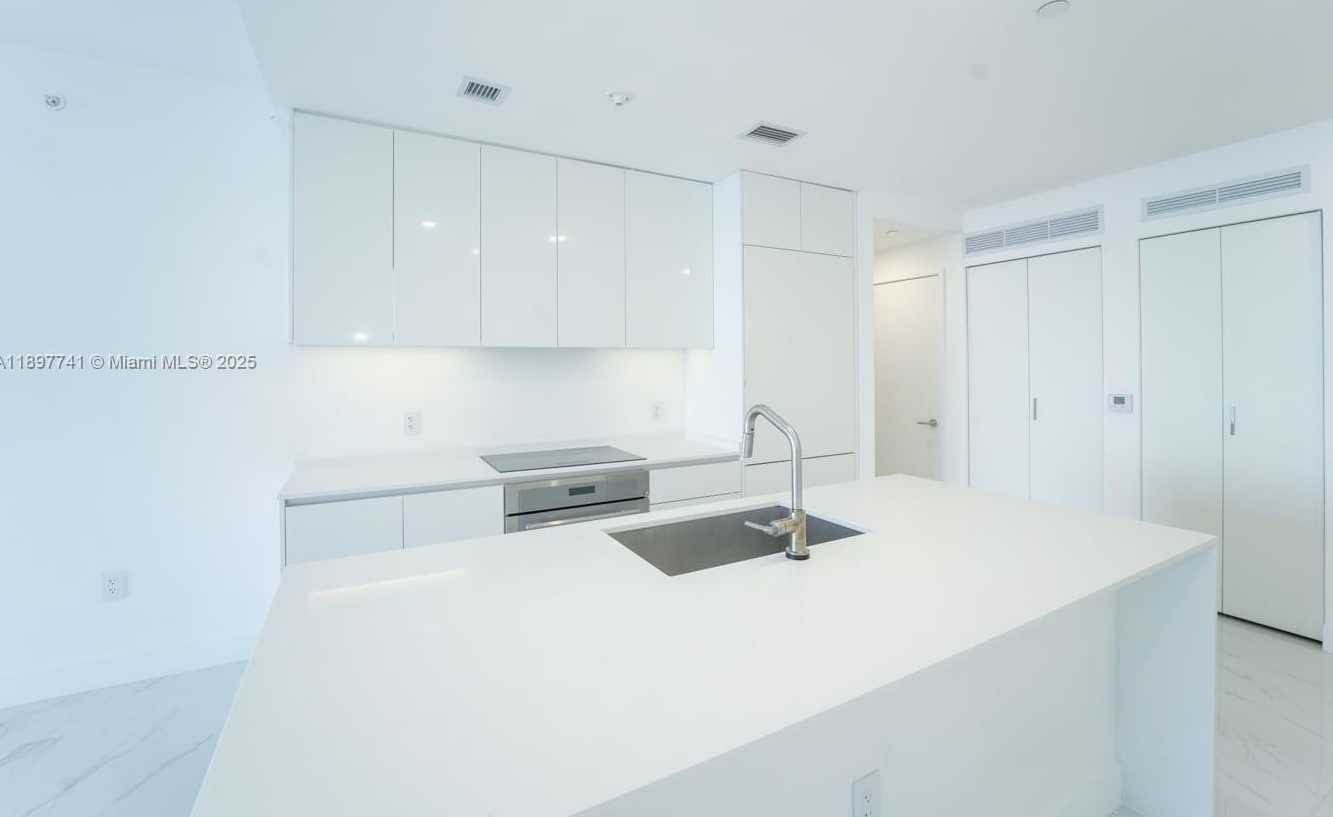 Imagen de Pequeño Objeto