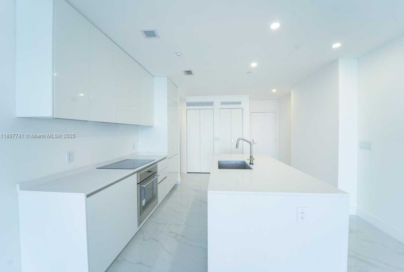 Imagen de Pequeño Objeto