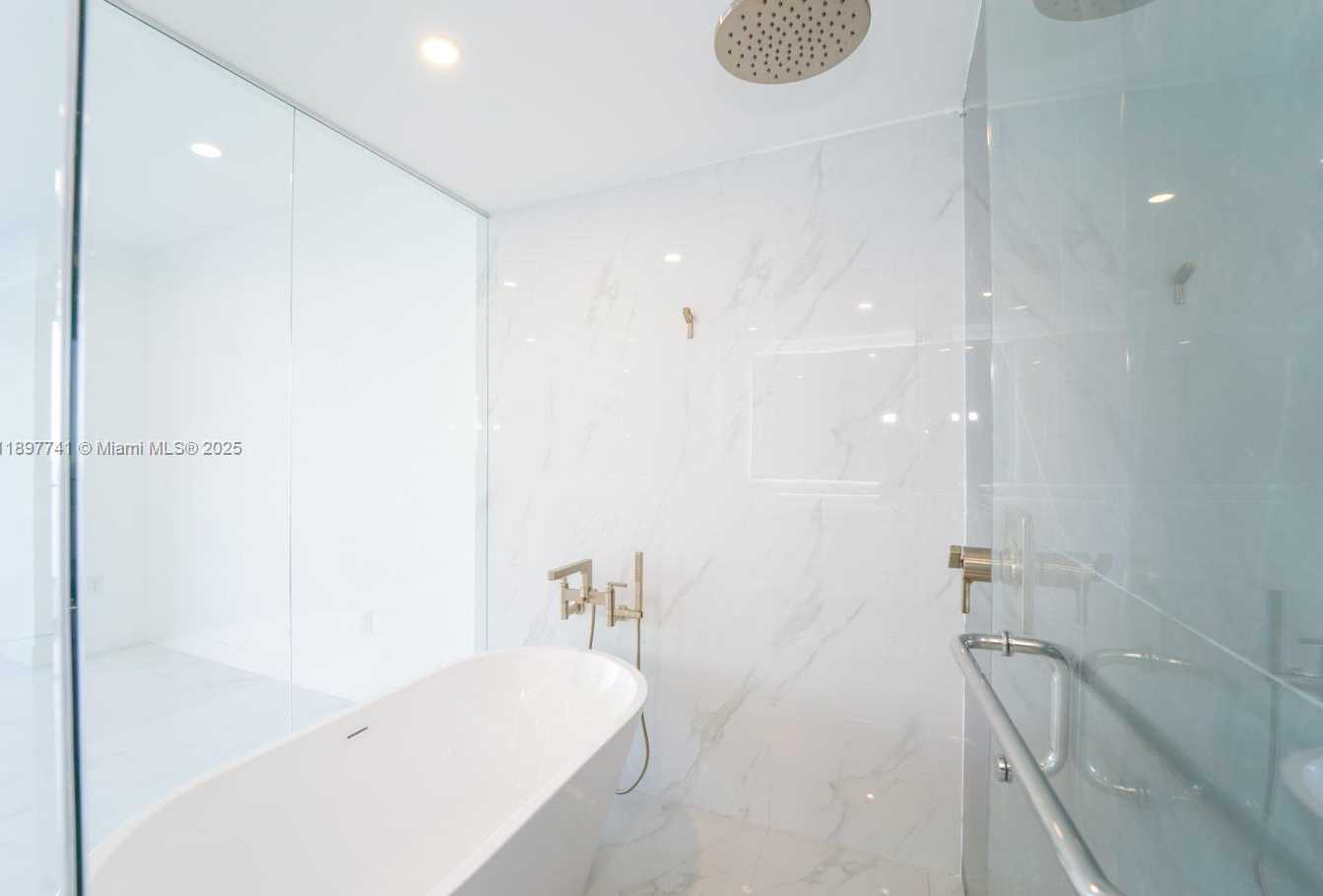 Imagen de Pequeño Objeto