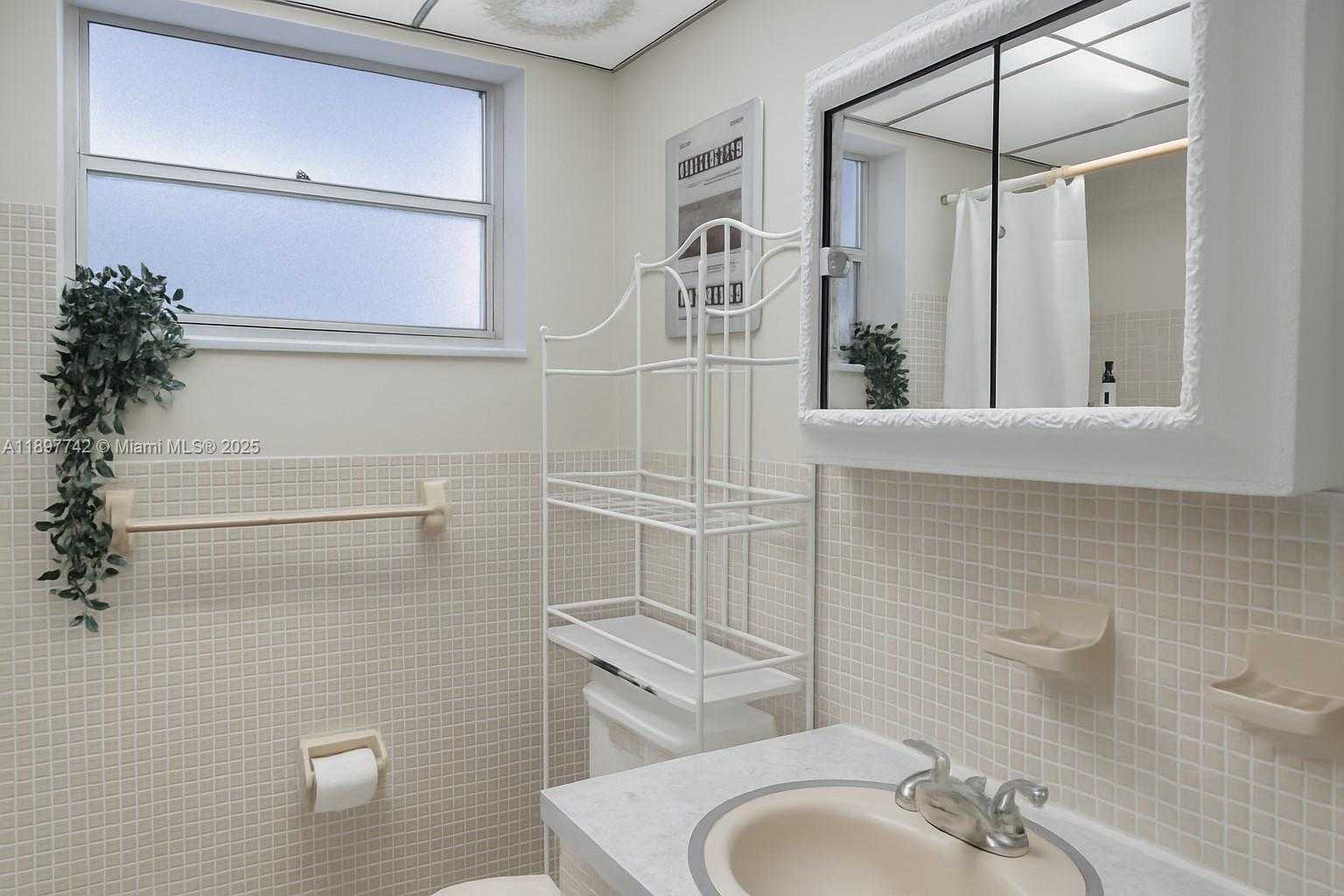 Small Image of 215 SOUTH EAST 3RD AVE #304B, Hallandale Beach Number 5