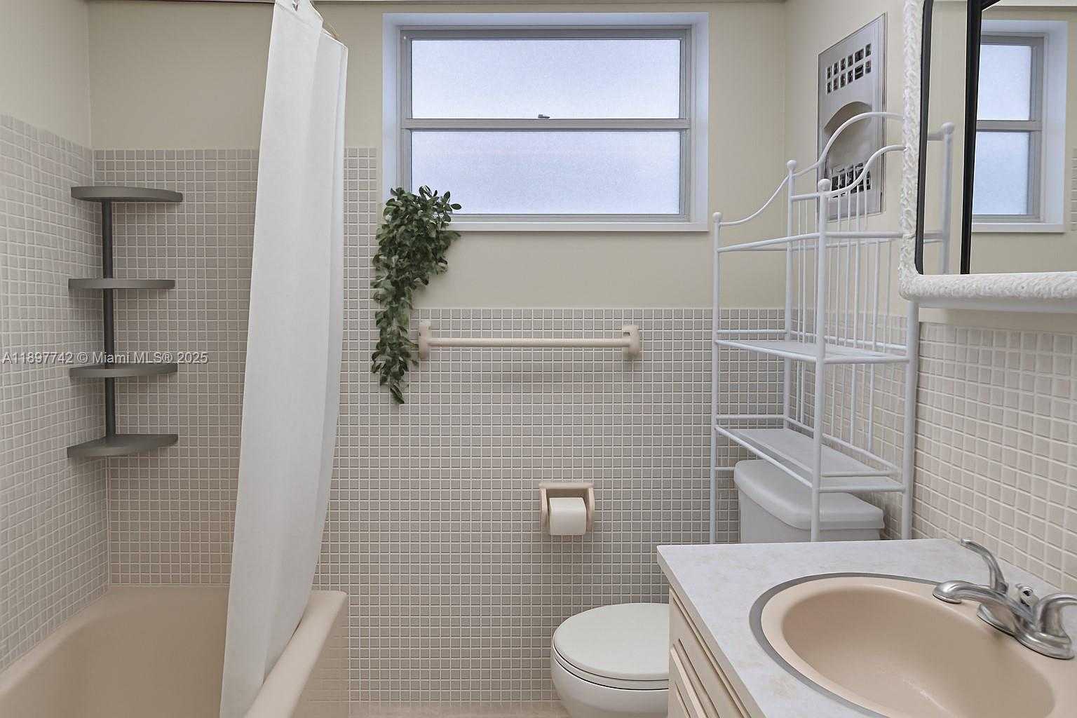 Small Image of 215 SOUTH EAST 3RD AVE #304B, Hallandale Beach Number 6