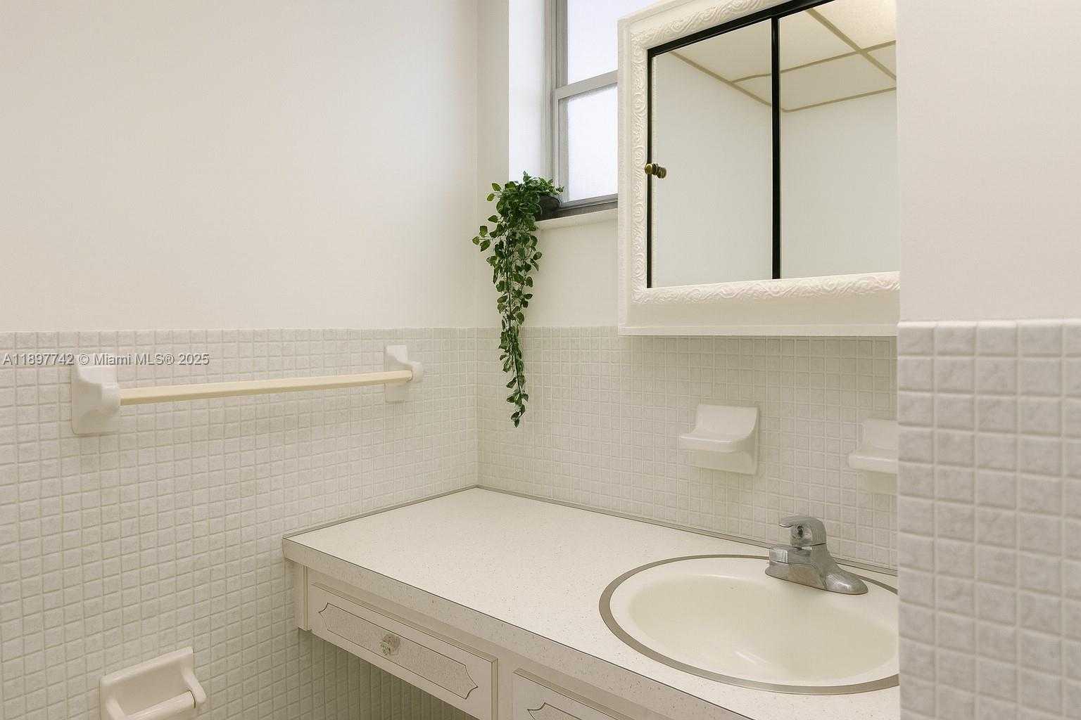 Small Image of 215 SOUTH EAST 3RD AVE #304B, Hallandale Beach Number 7