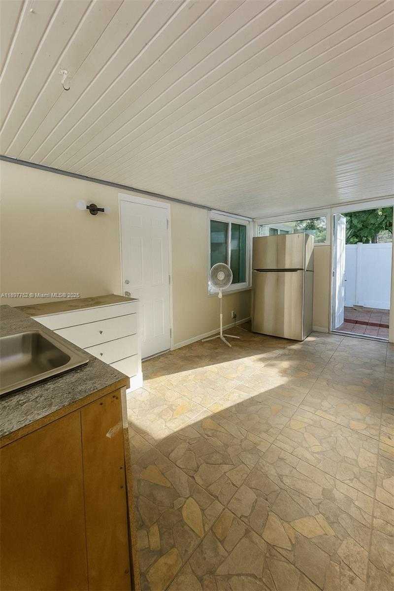Small Image of 6120 HAYES ST #A, Hollywood Number 3