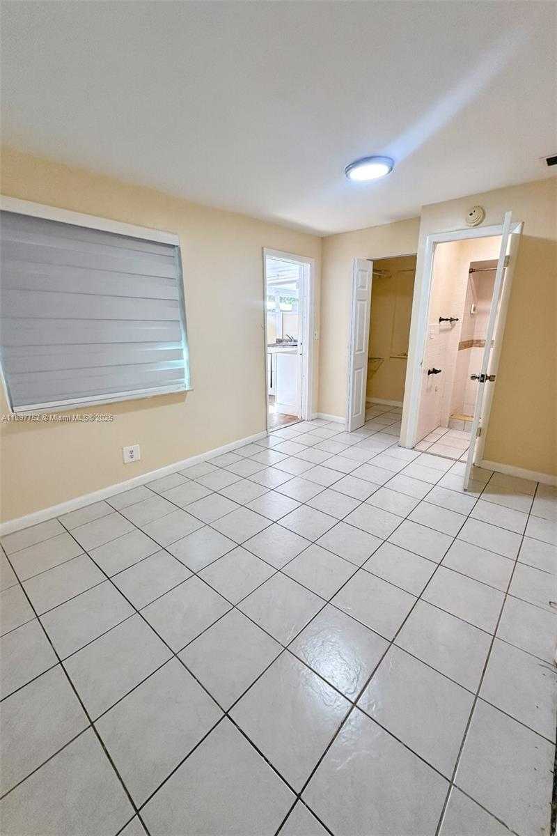 Small Image of 6120 HAYES ST #A, Hollywood Number 5