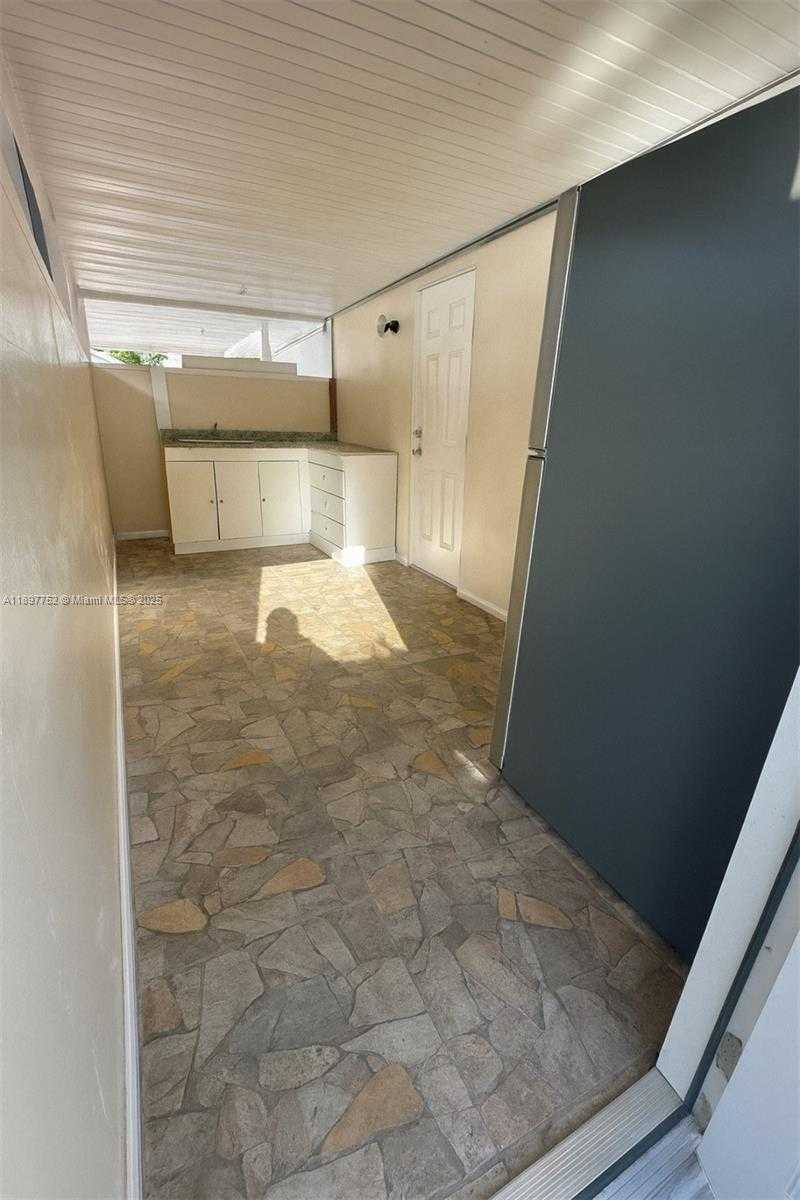 Small Image of 6120 HAYES ST #A, Hollywood Number 7