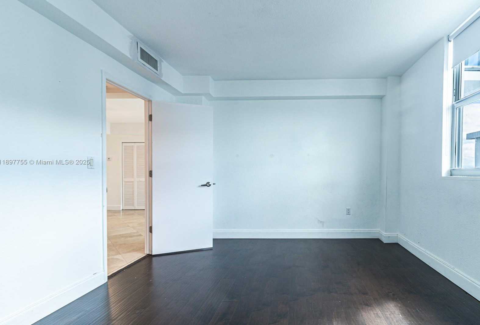 Small Image of 7501 EAST TREASURE DR #8T, North Bay Village Number 10