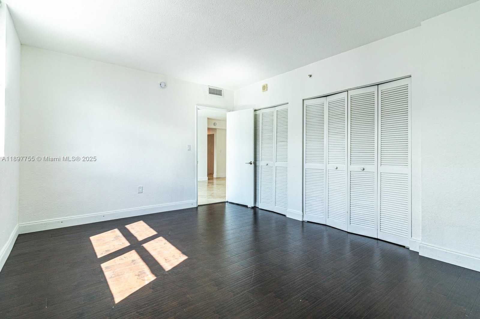 Small Image of 7501 EAST TREASURE DR #8T, North Bay Village Number 13
