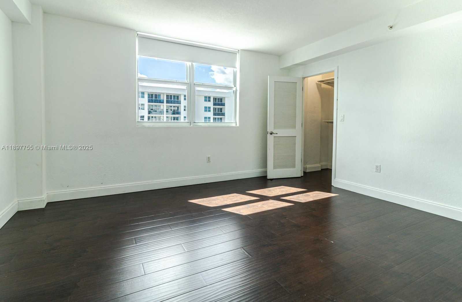 Small Image of 7501 EAST TREASURE DR #8T, North Bay Village Number 9