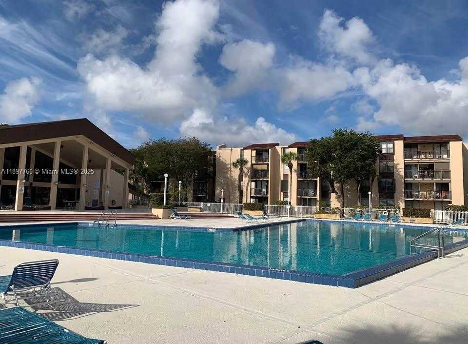 Small Image of 14501 NORTH KENDALL DR #202H, Miami Number 9