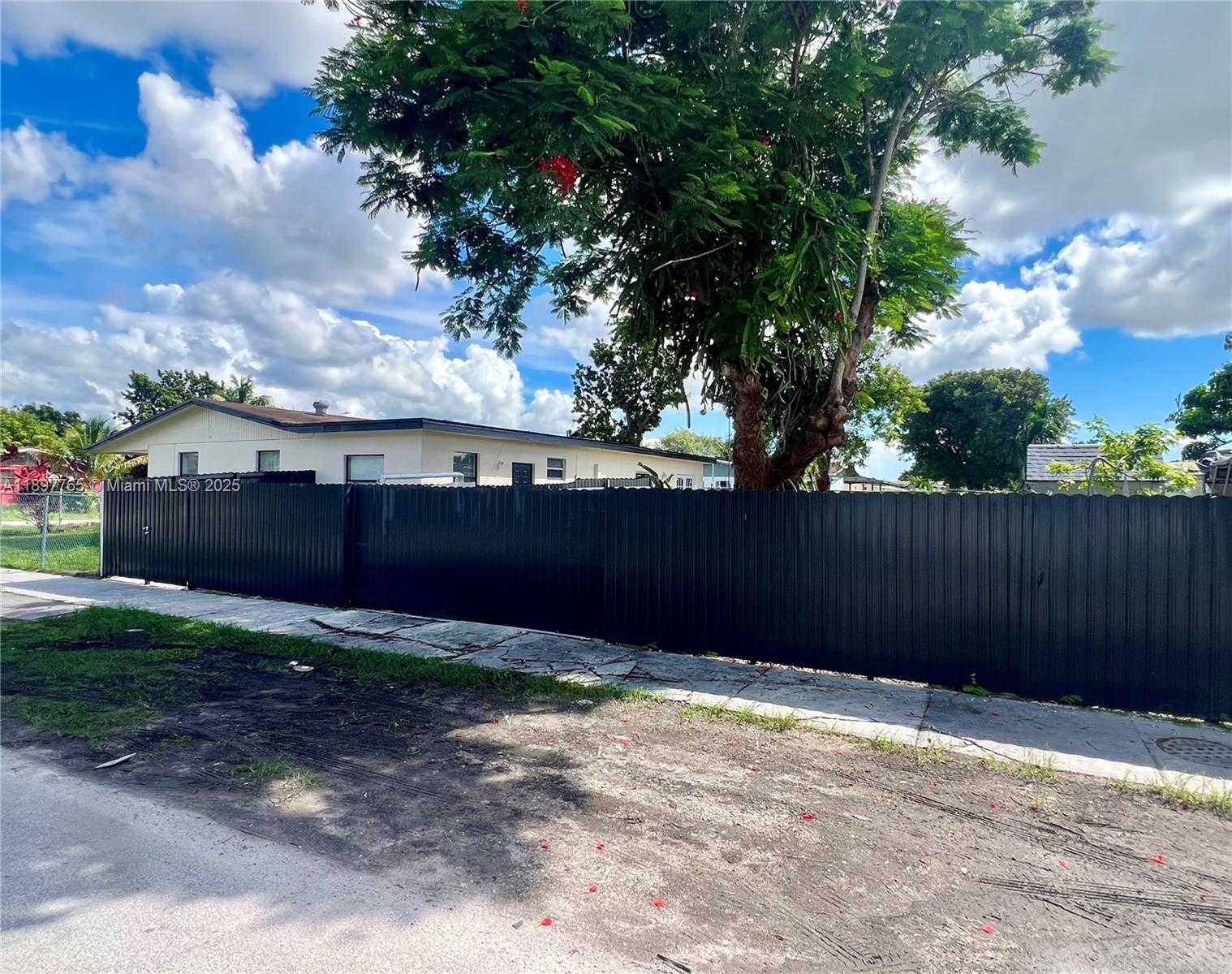 Small Image of 11950 SOUTH WEST 199TH ST #1, Miami Number 13