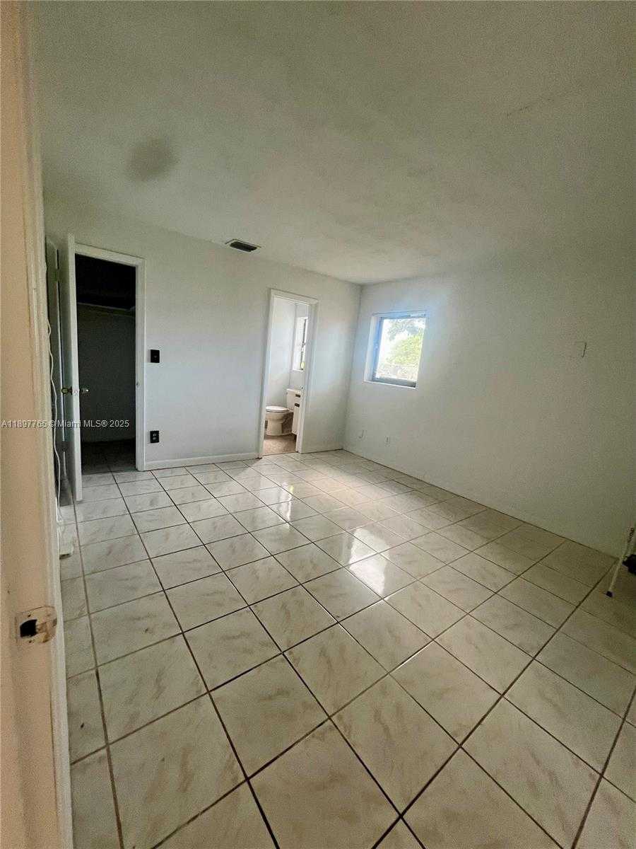 Small Image of 11950 SOUTH WEST 199TH ST #1, Miami Number 19