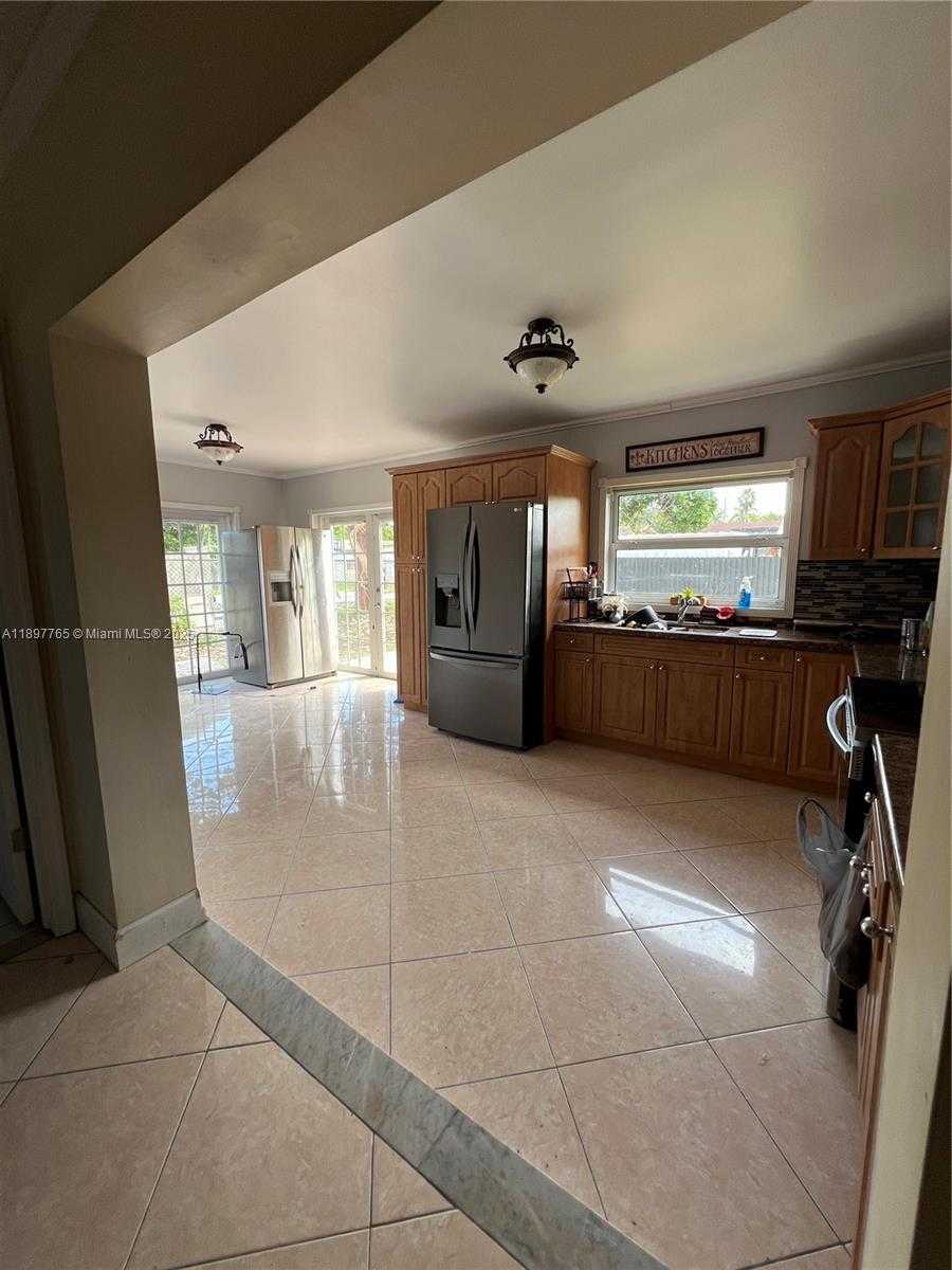 Small Image of 11950 SOUTH WEST 199TH ST #1, Miami Number 23