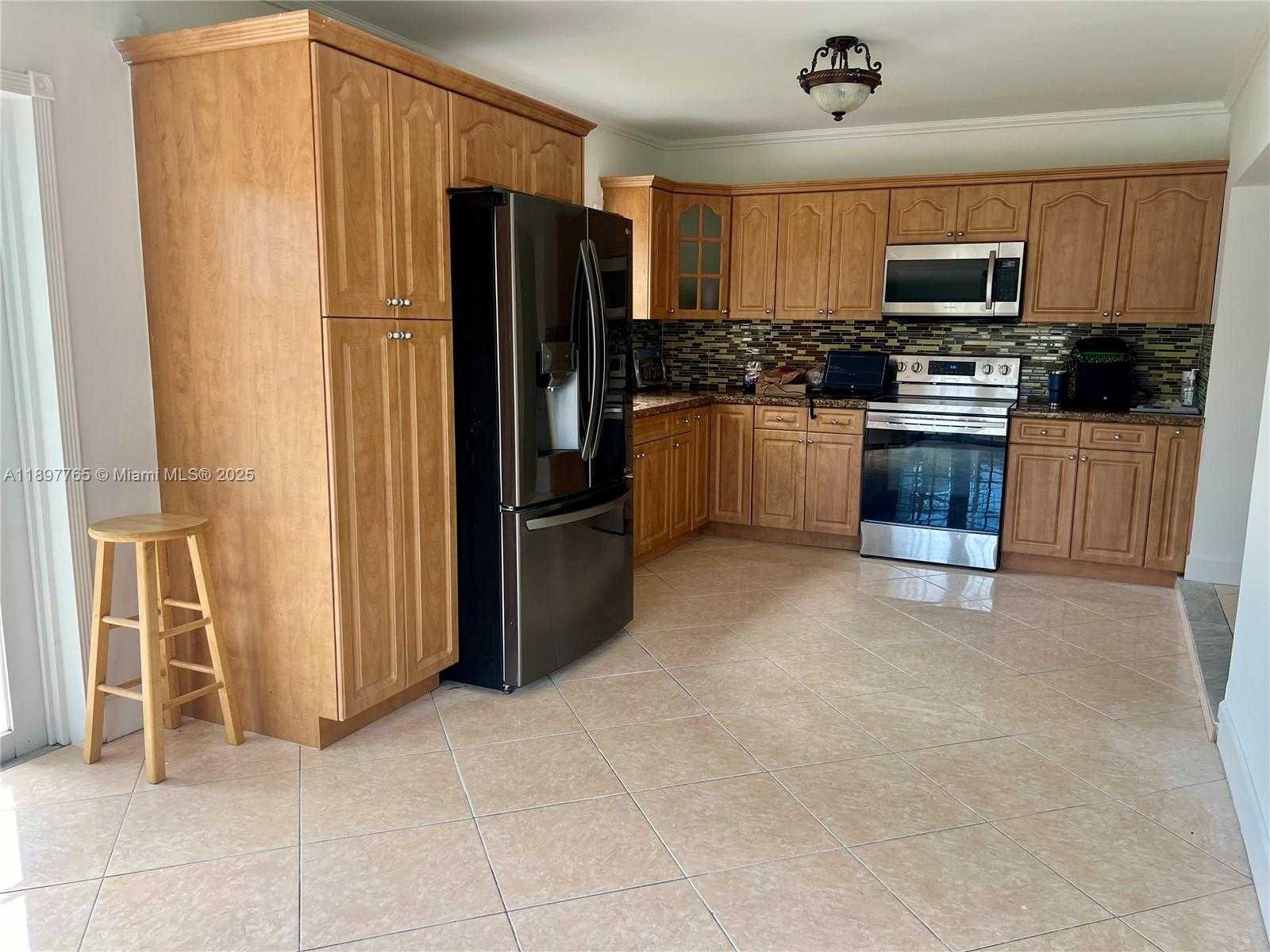 Small Image of 11950 SOUTH WEST 199TH ST #1, Miami Number 25
