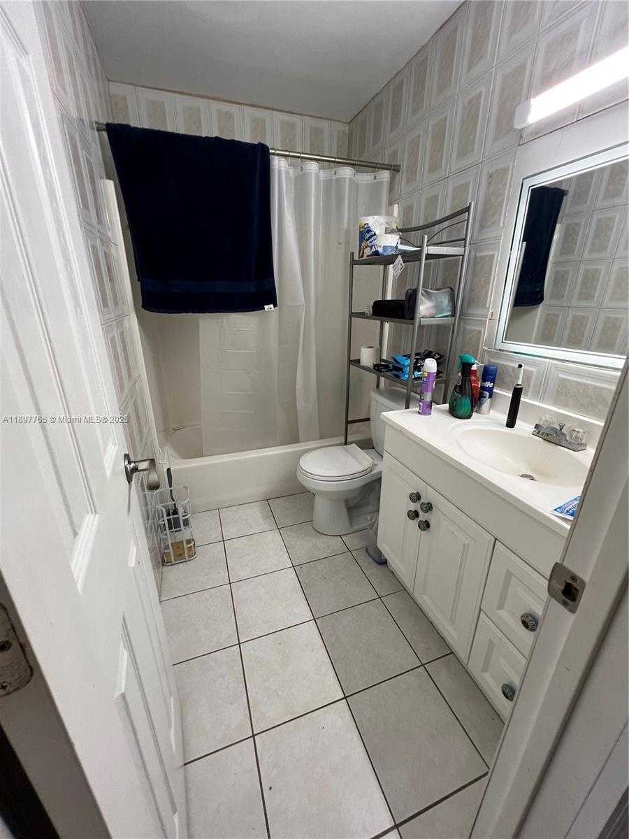 Small Image of 11950 SOUTH WEST 199TH ST #1, Miami Number 33