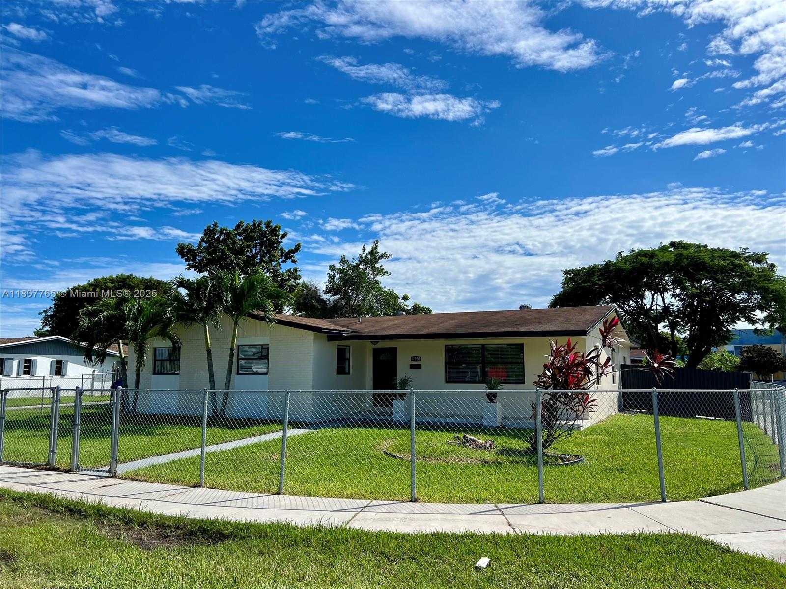 Small Image of 11950 SOUTH WEST 199TH ST #1, Miami Number 8