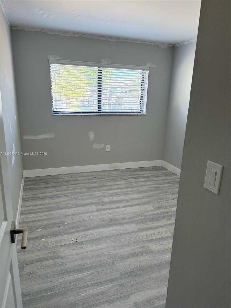 Small Image of 7405 SOUTH WEST 152ND AVE #203-3, Miami Number 4