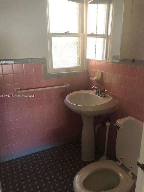 Small Image of 1002 SOUTH WEST DOUGLAS RD #1, Coral Gables Number 5