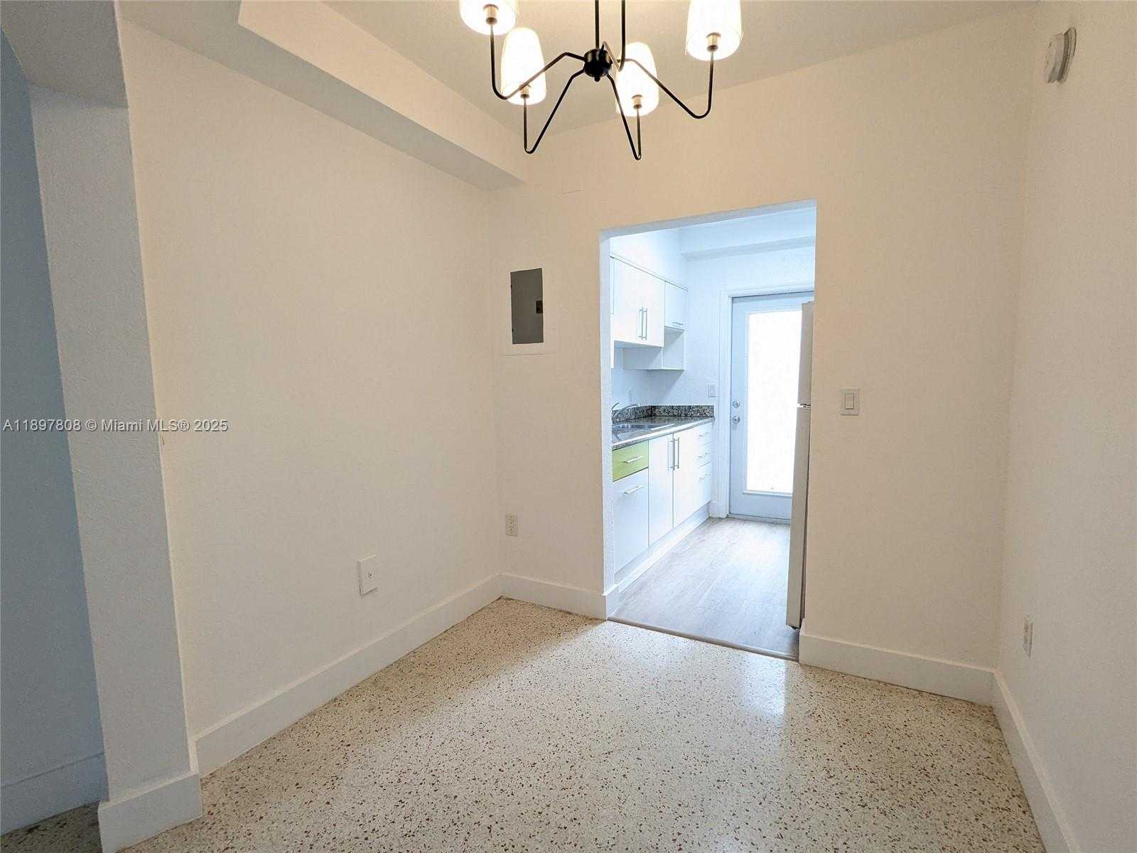 Small Image of 6930 RUE VENDOME #4, Miami Beach Number 11