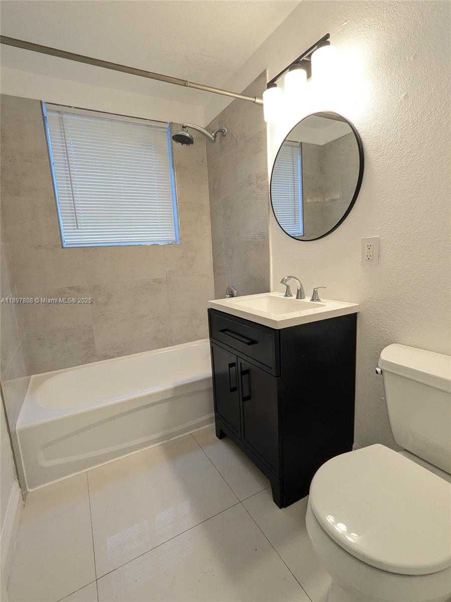 Small Image of 6930 RUE VENDOME #4, Miami Beach Number 17