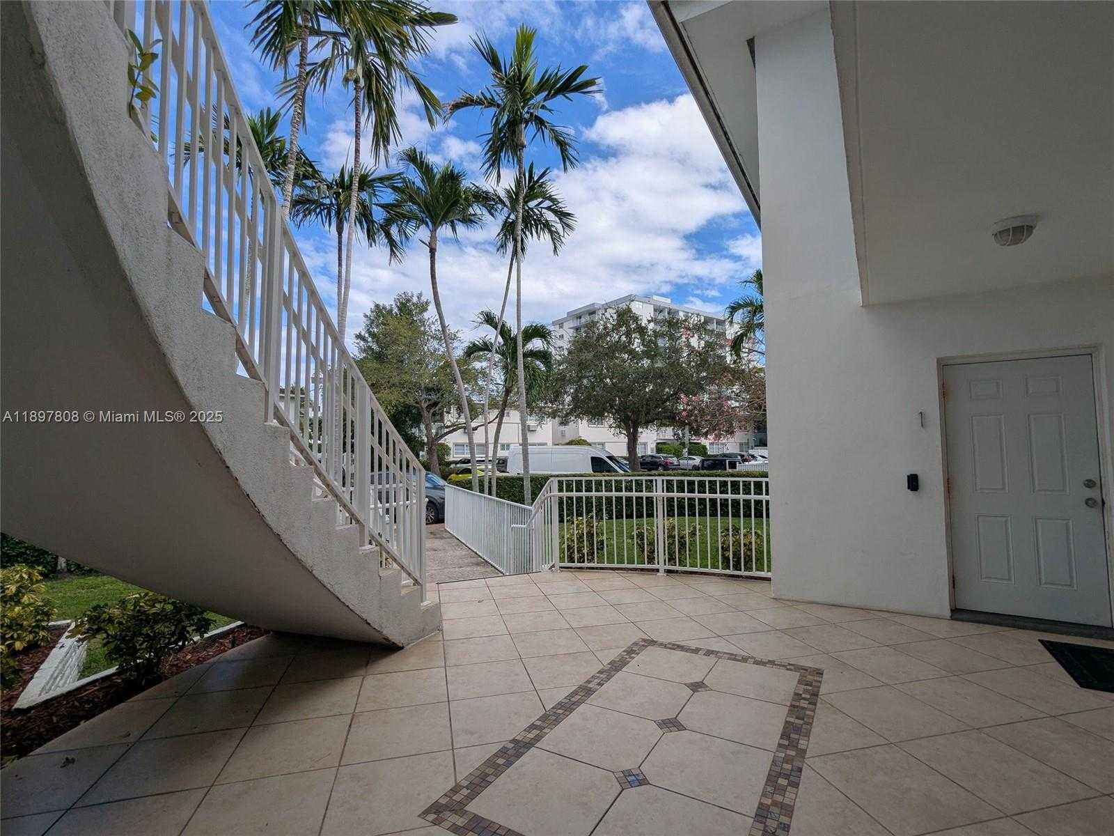 Small Image of 6930 RUE VENDOME #4, Miami Beach Number 3