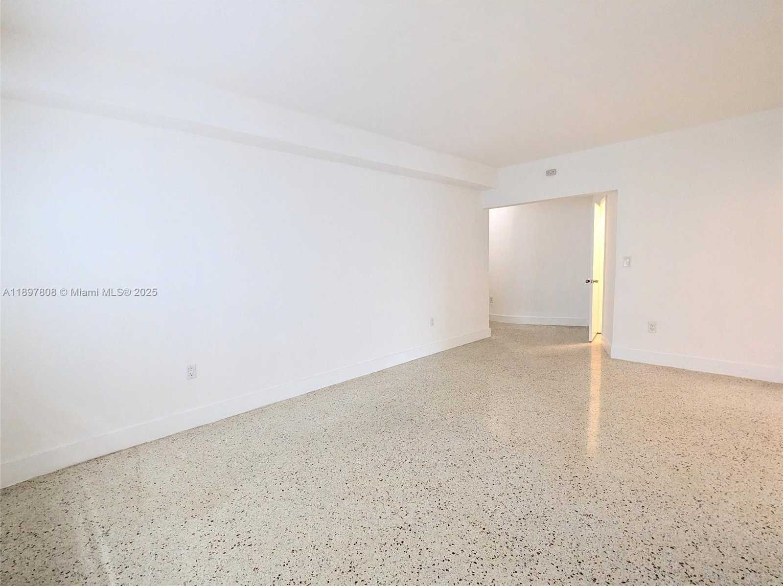 Small Image of 6930 RUE VENDOME #4, Miami Beach Number 7