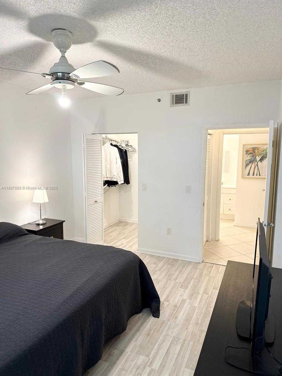 Small Image of 19501 EAST COUNTRY CLUB DR #9104, Aventura Number 4