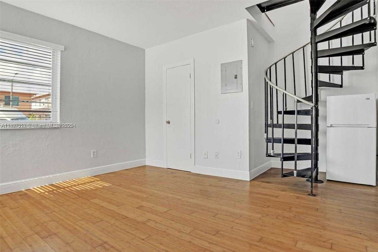 Small Image of 7315 HARDING AVE #7, Miami Beach Number 10
