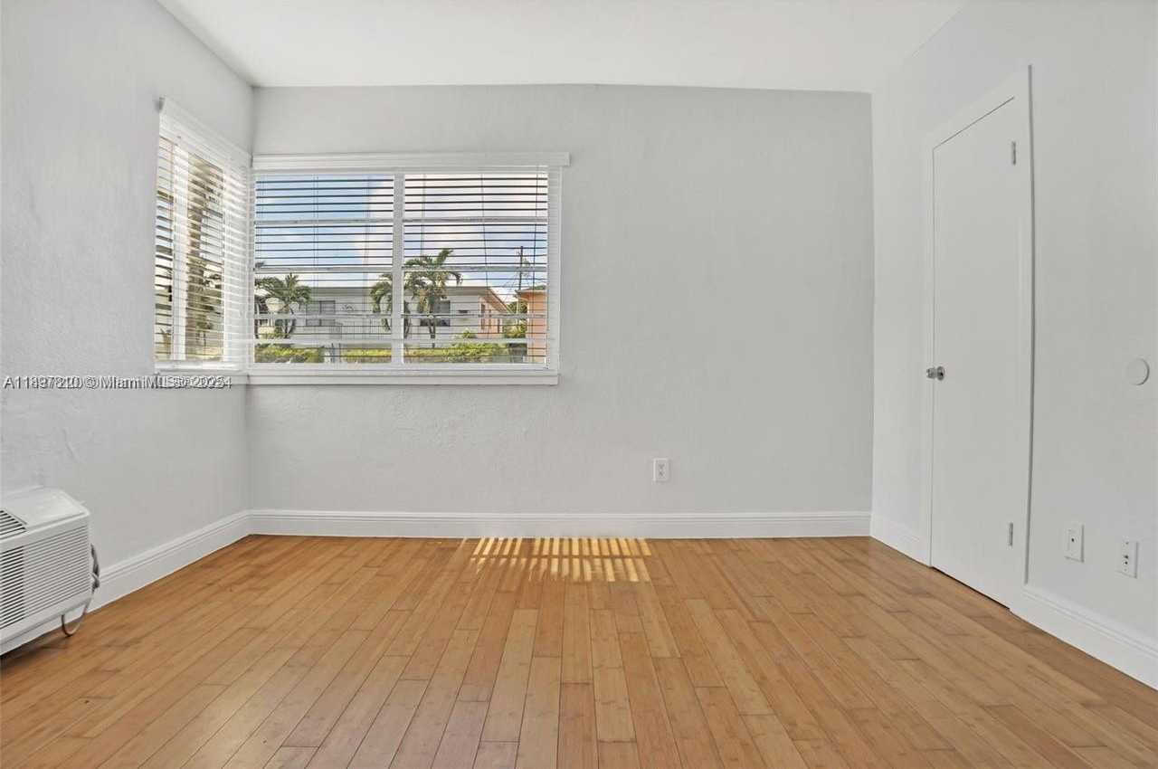 Small Image of 7315 HARDING AVE #7, Miami Beach Number 6
