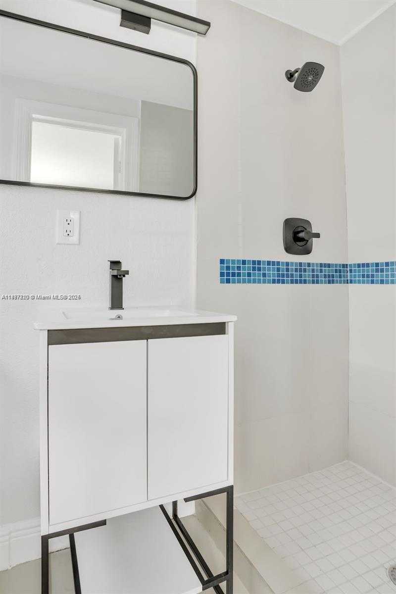 Small Image of 7315 HARDING AVE #7, Miami Beach Number 8
