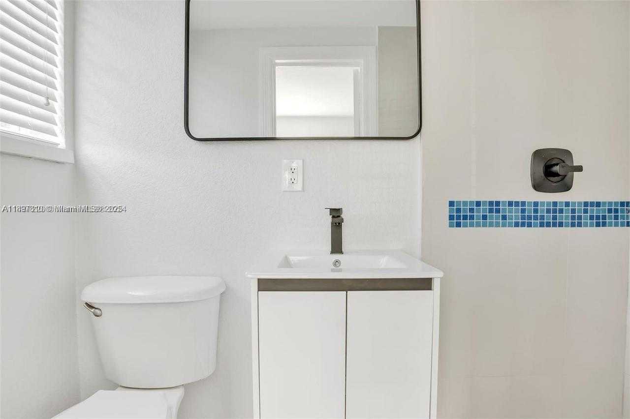 Small Image of 7315 HARDING AVE #7, Miami Beach Number 9