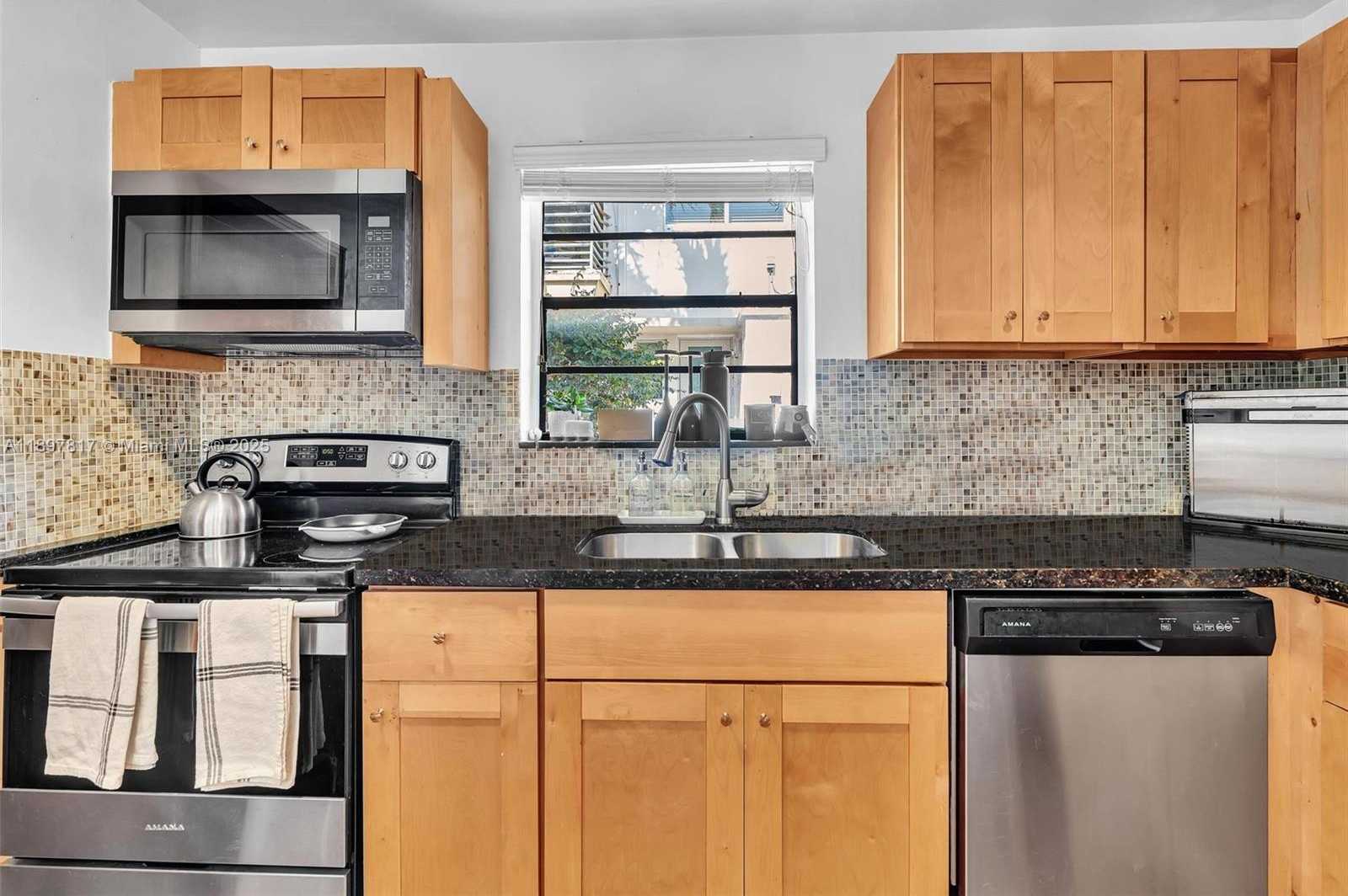 Small Image of 836 WEST 40TH ST #1, Miami Beach Number 13