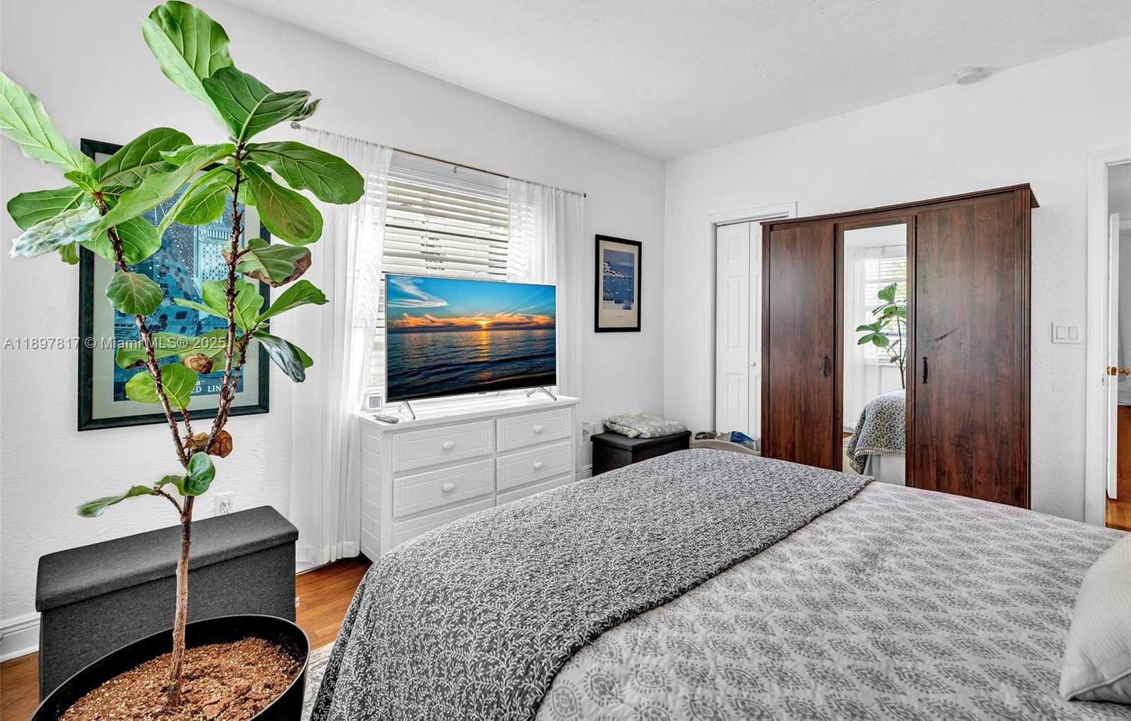 Small Image of 836 WEST 40TH ST #1, Miami Beach Number 21