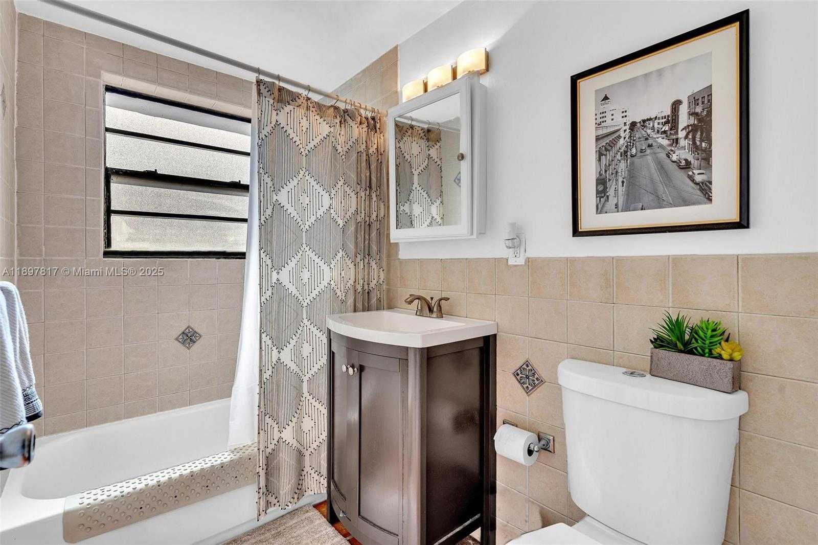 Small Image of 836 WEST 40TH ST #1, Miami Beach Number 23