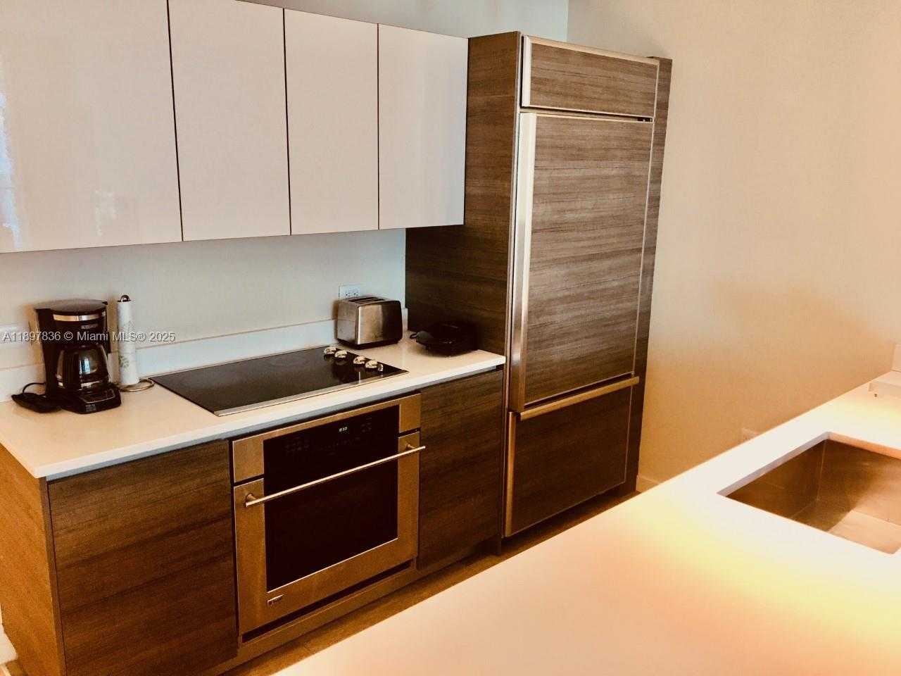 Small Image of 1100 SOUTH MIAMI AVE #811, Miami Number 4