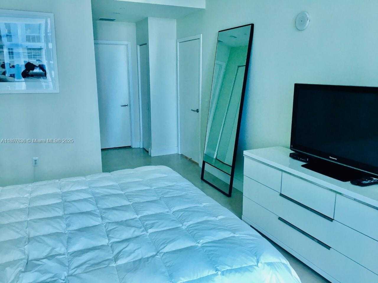 Small Image of 1100 SOUTH MIAMI AVE #811, Miami Number 5