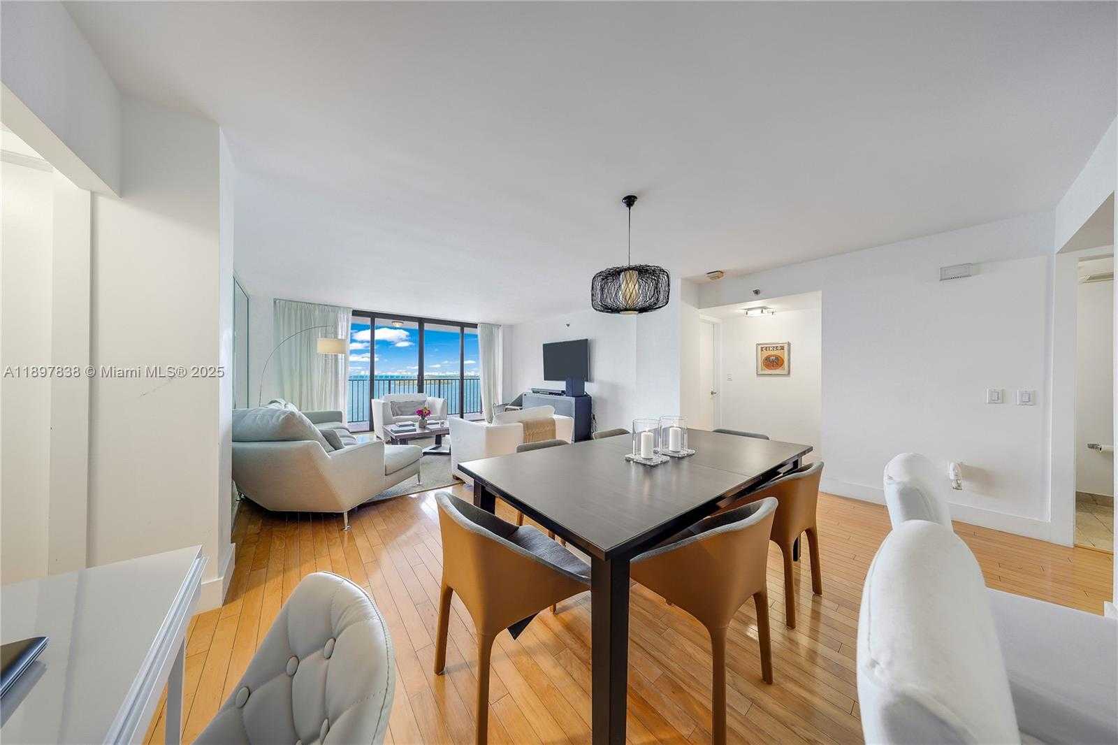 Small Image of 801 NORTH VENETIAN DR #903, Miami Number 13