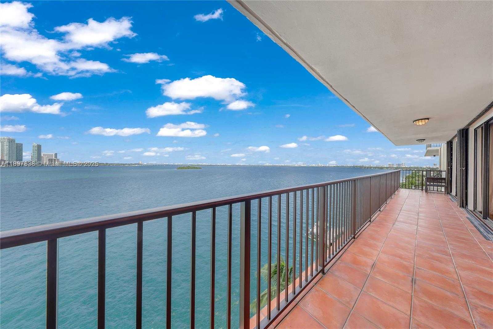 Small Image of 801 NORTH VENETIAN DR #903, Miami Number 15