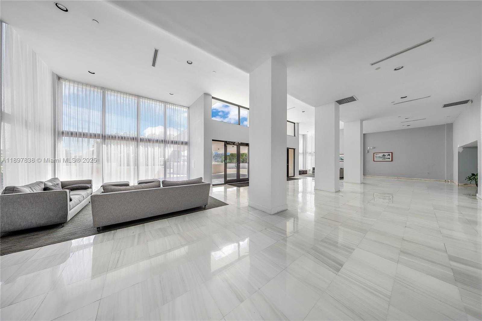 Small Image of 801 NORTH VENETIAN DR #903, Miami Number 2