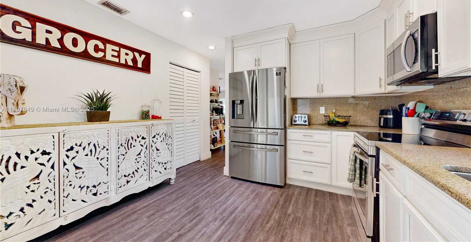 Small Image of 14519 SOUTH WEST 139TH AVE CIR E, Miami Number 10
