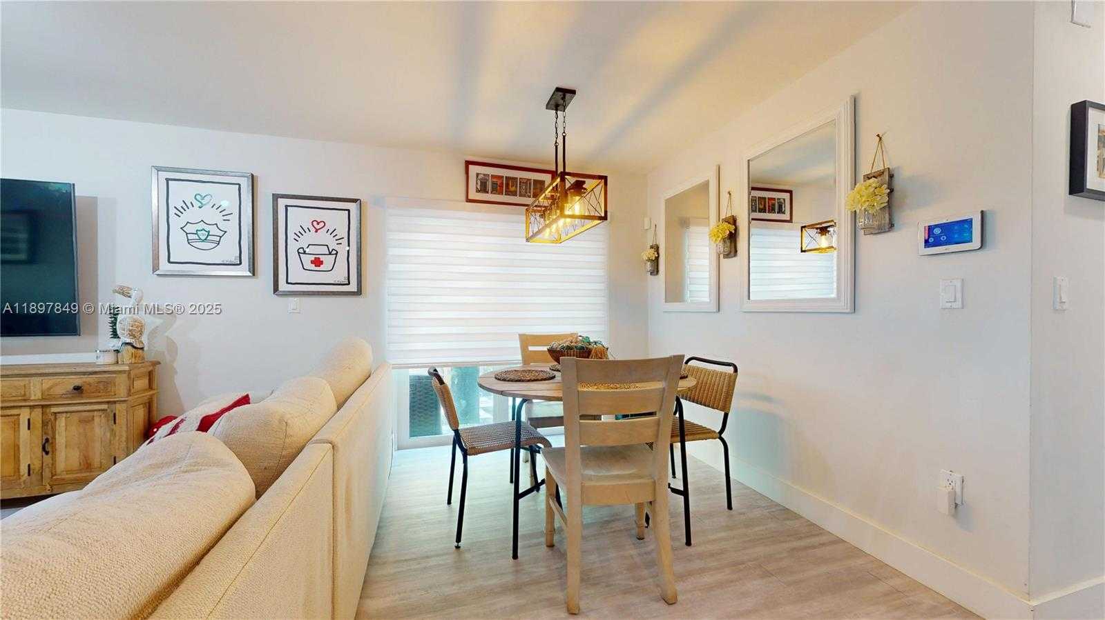 Small Image of 14519 SOUTH WEST 139TH AVE CIR E, Miami Number 13