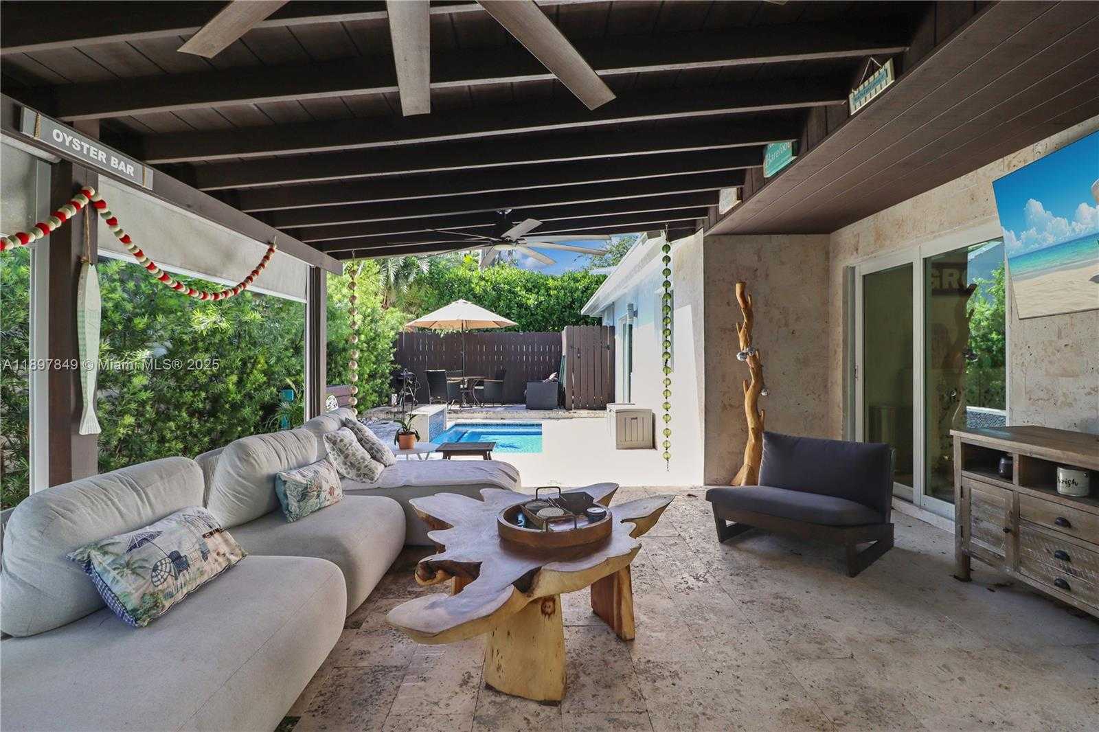 Small Image of 14519 SOUTH WEST 139TH AVE CIR E, Miami Number 25