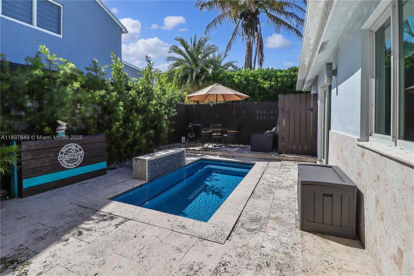 Small Image of 14519 SOUTH WEST 139TH AVE CIR E, Miami Number 27