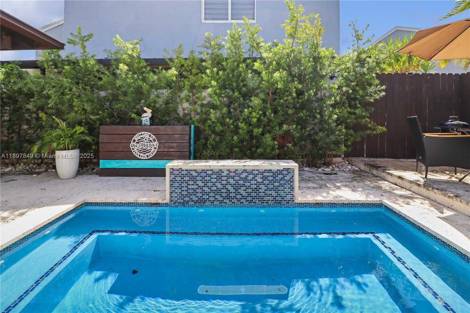 Small Image of 14519 SOUTH WEST 139TH AVE CIR E, Miami Number 29